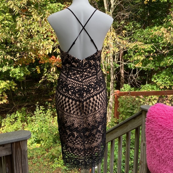 ASTR black lace over nude crossed back strap dress size M - Picture 4 of 6